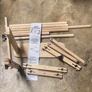Adjustable Wooden Embroidery Stand